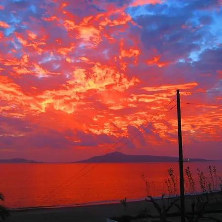 Neapoli Lägenhetshotell 4*